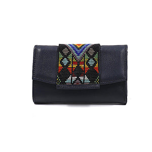 ck-932 cartera piel con grecas y geometria de chaquira artesanal