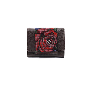 ck-65 cartera piel con tapa de chaquira artesanal