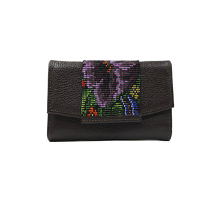 ck-932 cartera piel con flora de chaquira artesanal