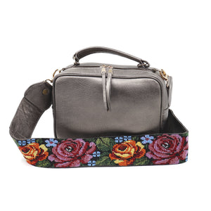 bk.125 bolsa de piel autentica de ternera con asa o strap artesanal de chaquira en diferentes diseños