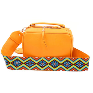 bk-125 bolsa de piel con asa de chaquira de grecas