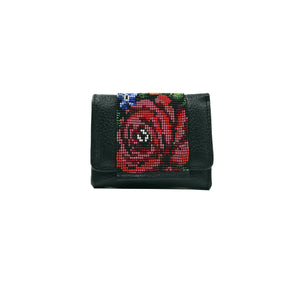 ck-65 cartera piel con tapa de chaquira artesanal