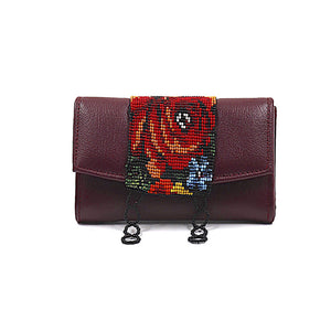 ck-932 cartera piel con flora de chaquira artesanal